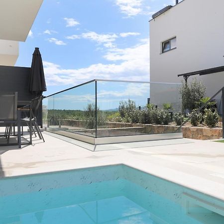 Brand New Apartment With Private Pool Njivice Luaran gambar