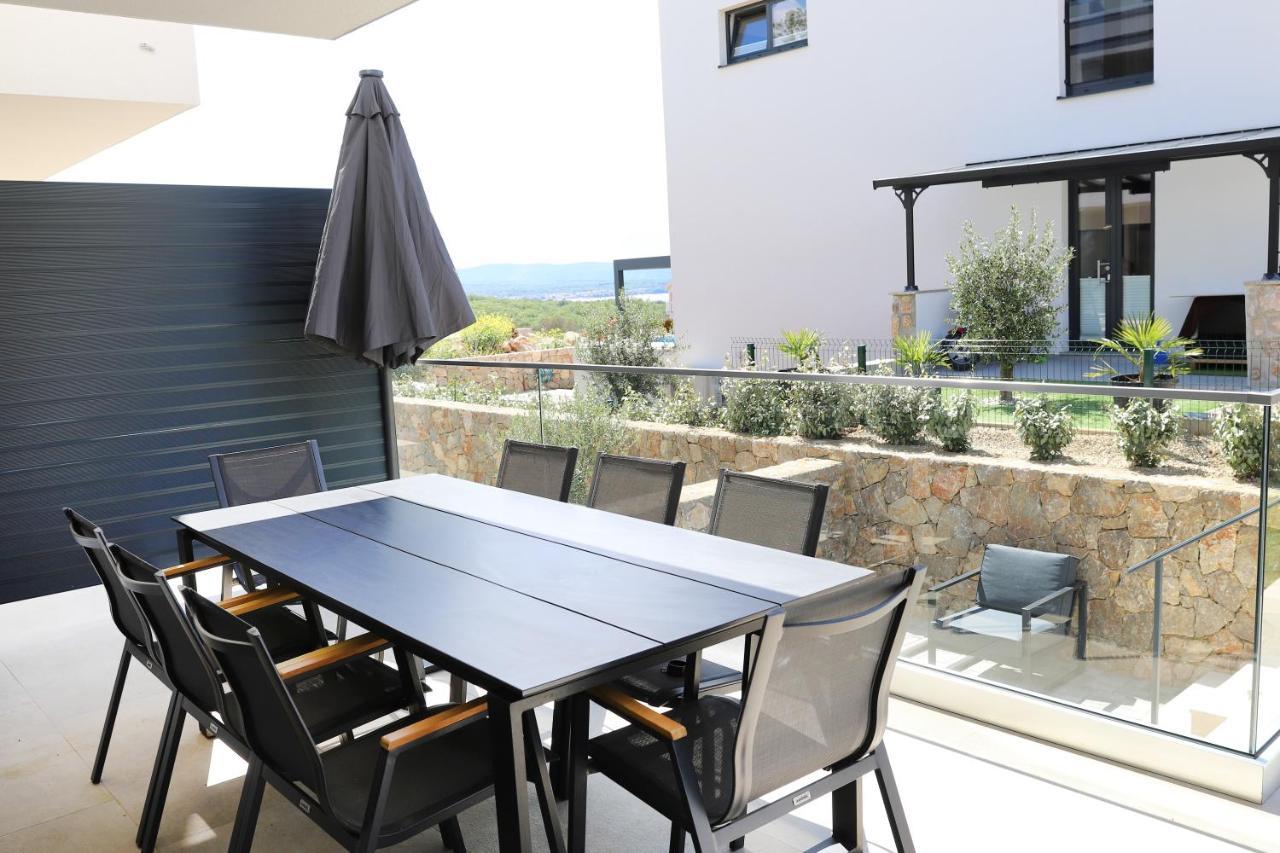 Brand New Apartment With Private Pool Njivice Luaran gambar