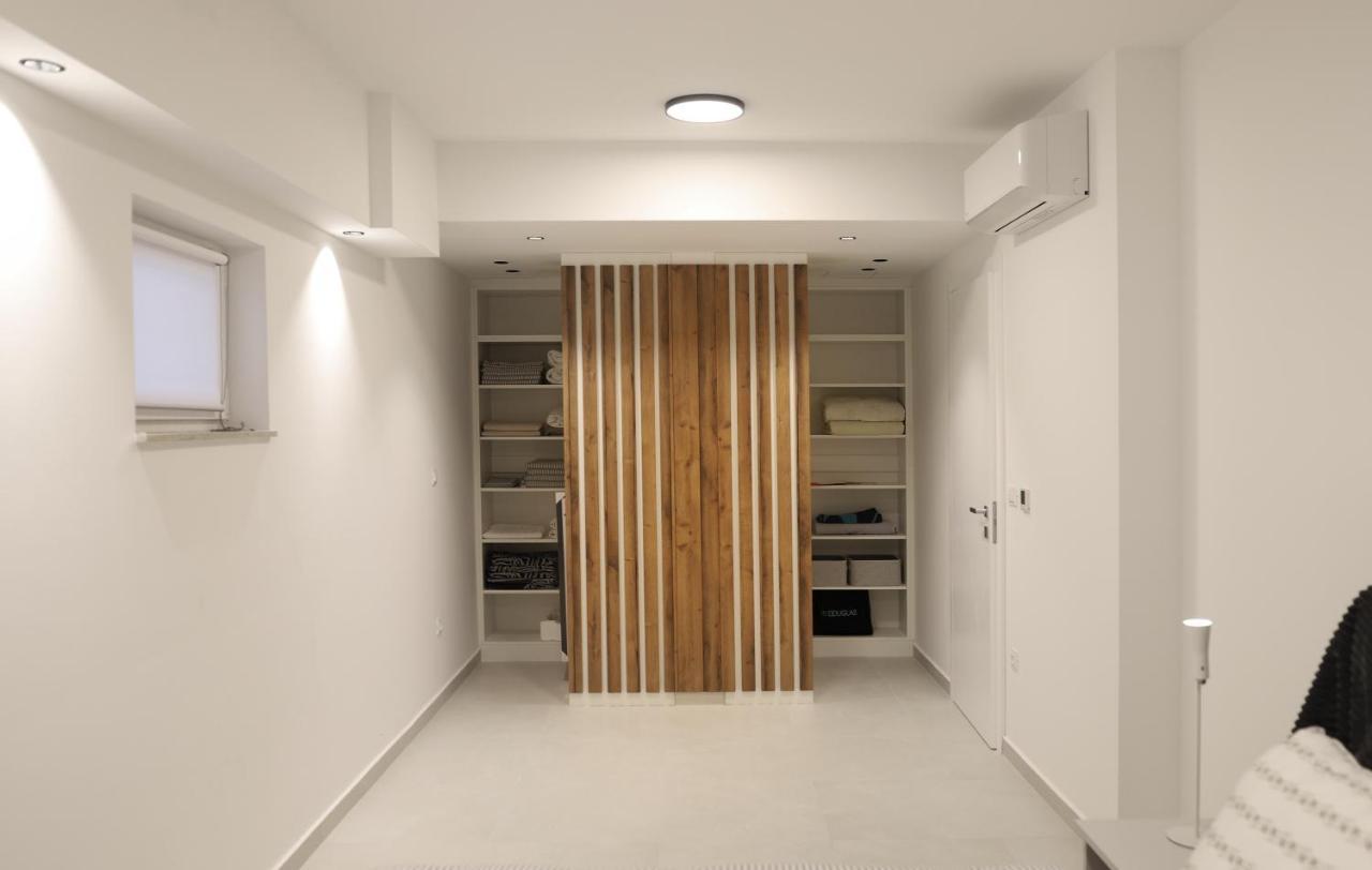 Brand New Apartment With Private Pool Njivice Luaran gambar